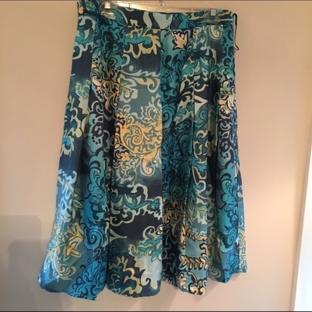 NWOT Fresh twist silk skirt